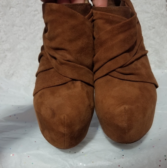 SOLD H By Halston Booties Women's - Picture 3 of 8